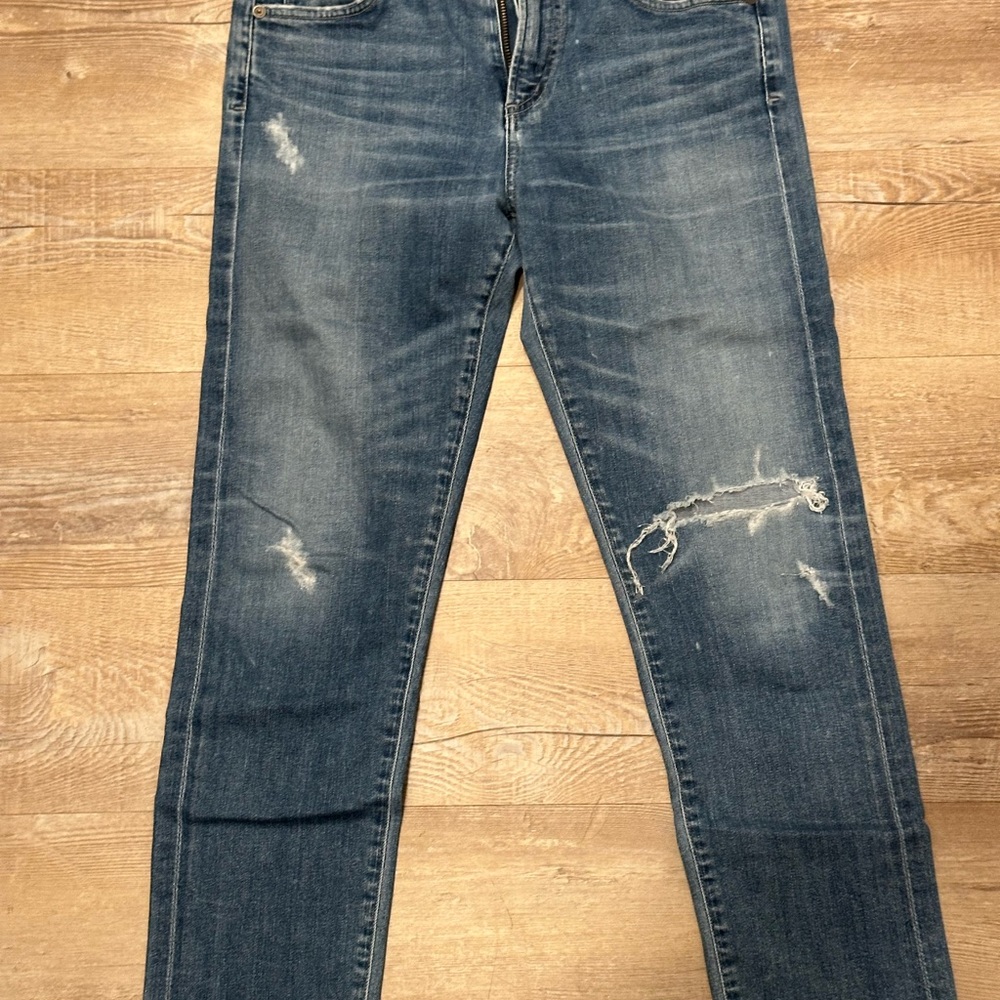 Women’s Blue Distressed Jeans